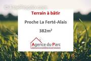 Terrain à LA FERTE-ALAIS