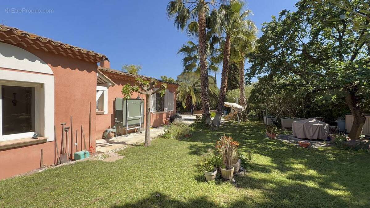 Maison à FREJUS