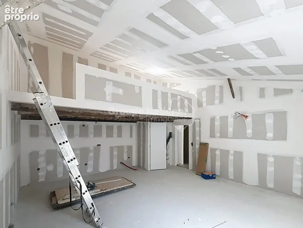 Appartement refait à neuf - Centre ville - STE CECILE LES VIGNES - photo 4