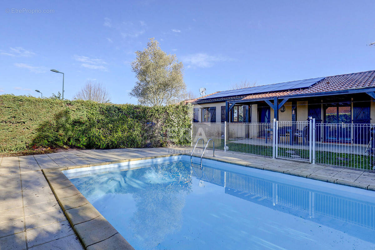 Maison à BRUGUIERES