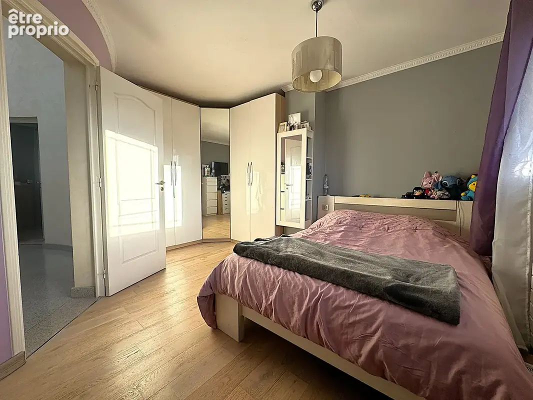 Très belle demeure à proximité des futurs métros - photo 24