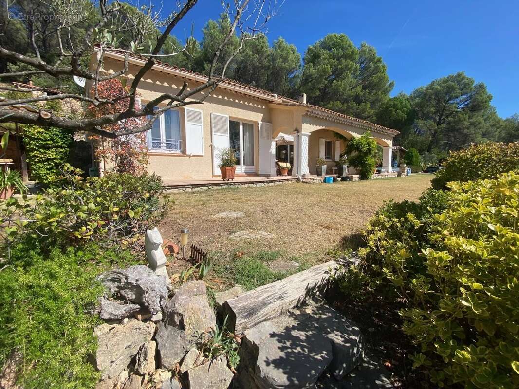 Maison à LORGUES