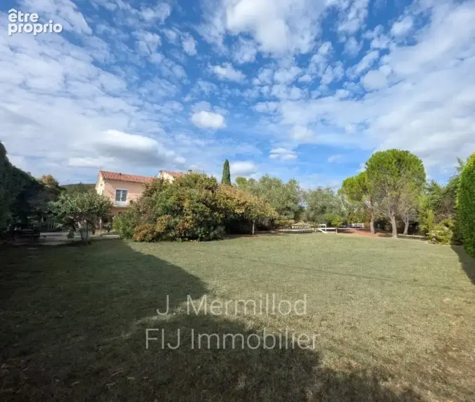 Photo Maison à Saint-Privat-Des-Vieux au prix de 393 000€