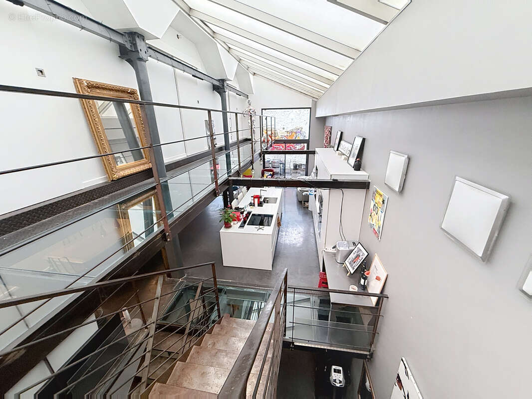 TOURCOING Flocon, proche Mouvaux, dans une petite copropriété de 9 lots, Ce loft de 192m2 a pris pla - photo 7