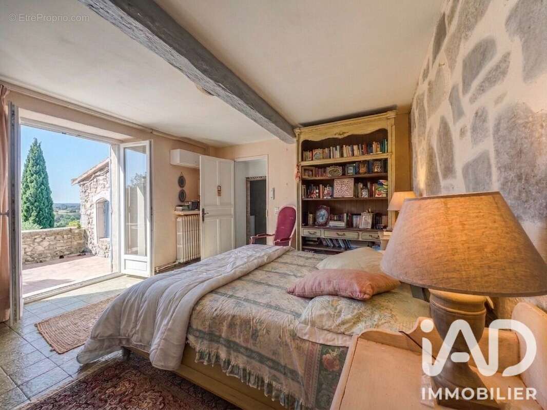 Maison 218 m² à Corconne  - photo 9