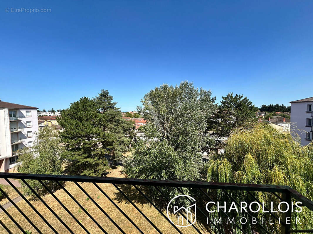 Nouveauté ! Appartement T4 - 71m² - CHARNAY LES MÂCON - photo 3
