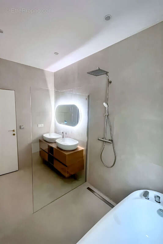 Appartement à PARIS-7E