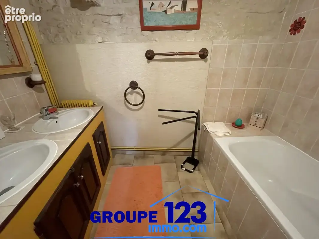 Au coeur de la Puisaye touristique, double longère de 390 m2 sur terrain de 2413m2 au calme - photo 19