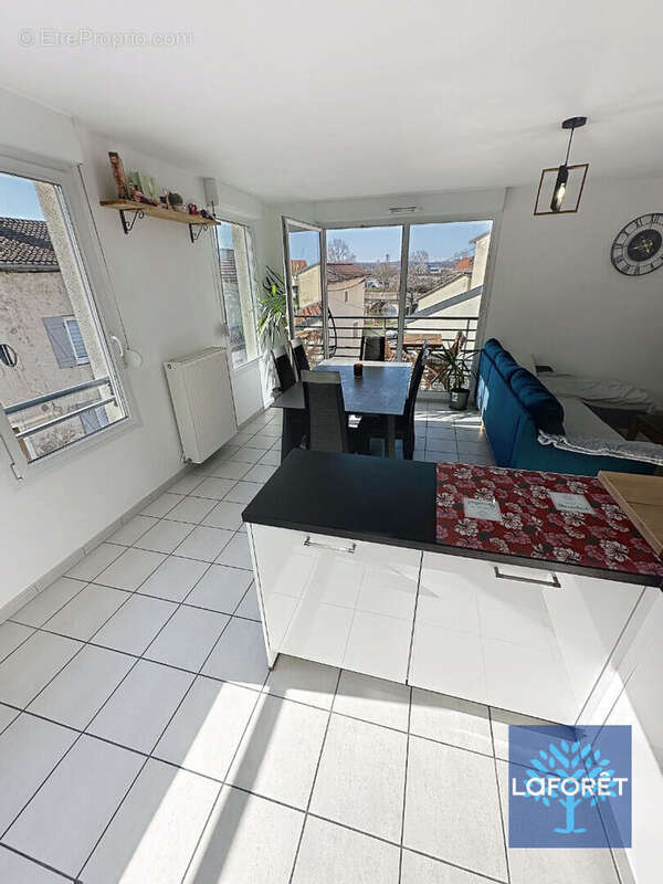 À deux pas du centre de Nancy, sur les rives de Meurthe, découvrez cet appartement de 64 m² au coeur de la résidence Belles Rive - photo 4