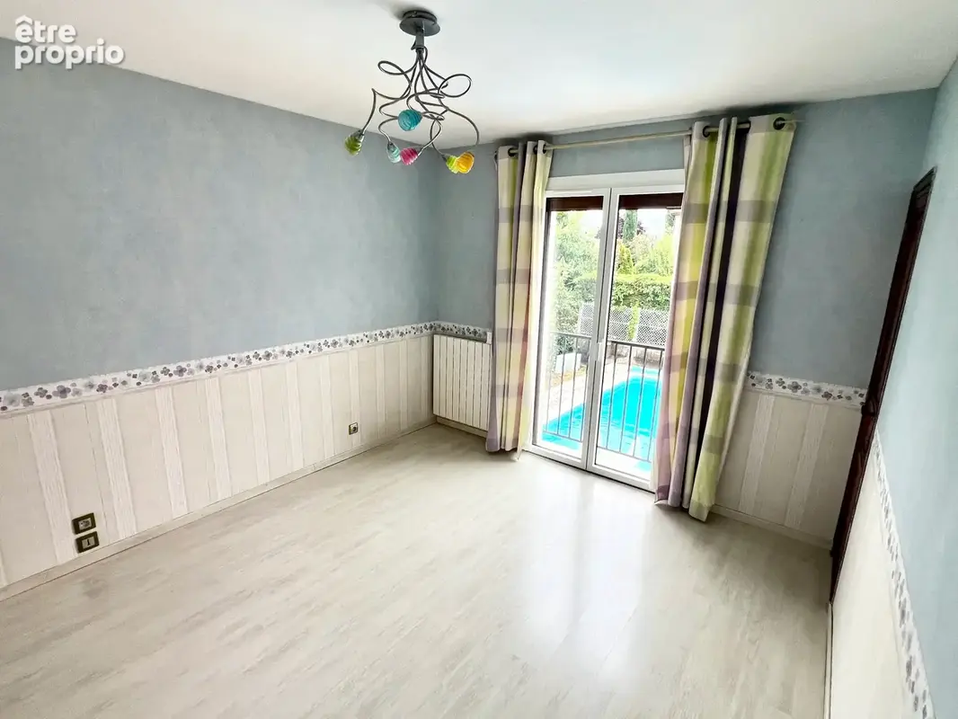 Maison 7 pièces 133,75 m2 avec jardin et piscine - photo 9