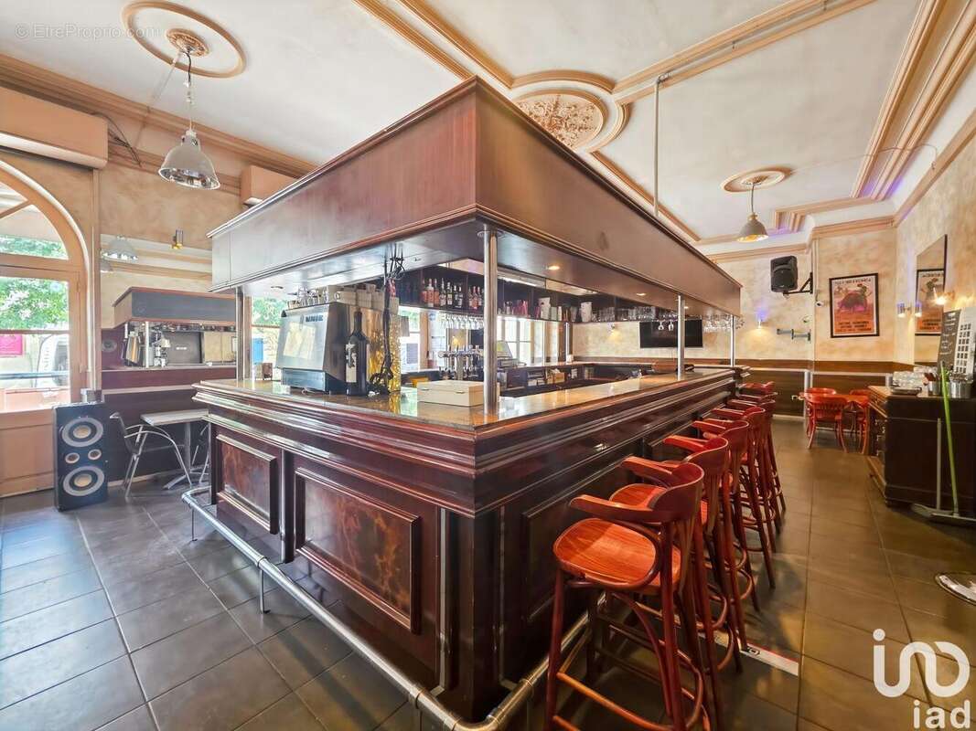 Photo 9 - Commerce à MONTBLANC