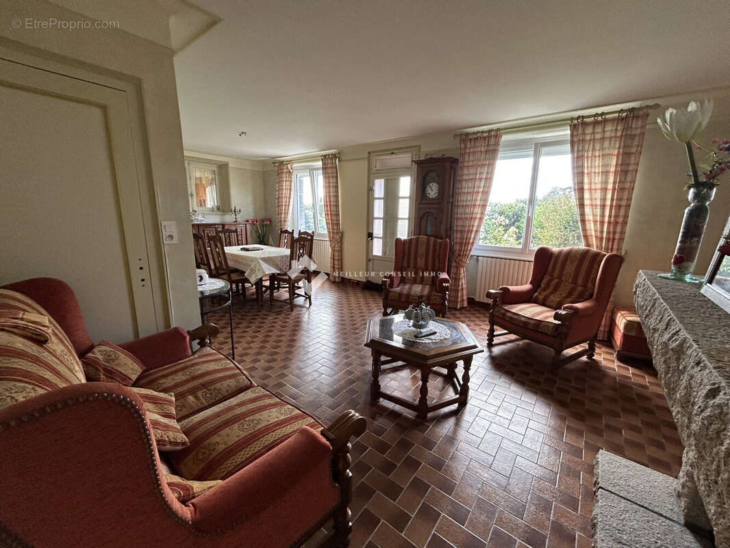Maison 94 m² à Yffiniac  - photo 2