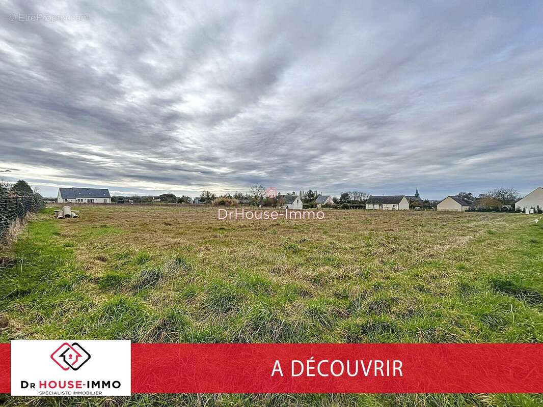 Terrain à COURCELLES-DE-TOURAINE