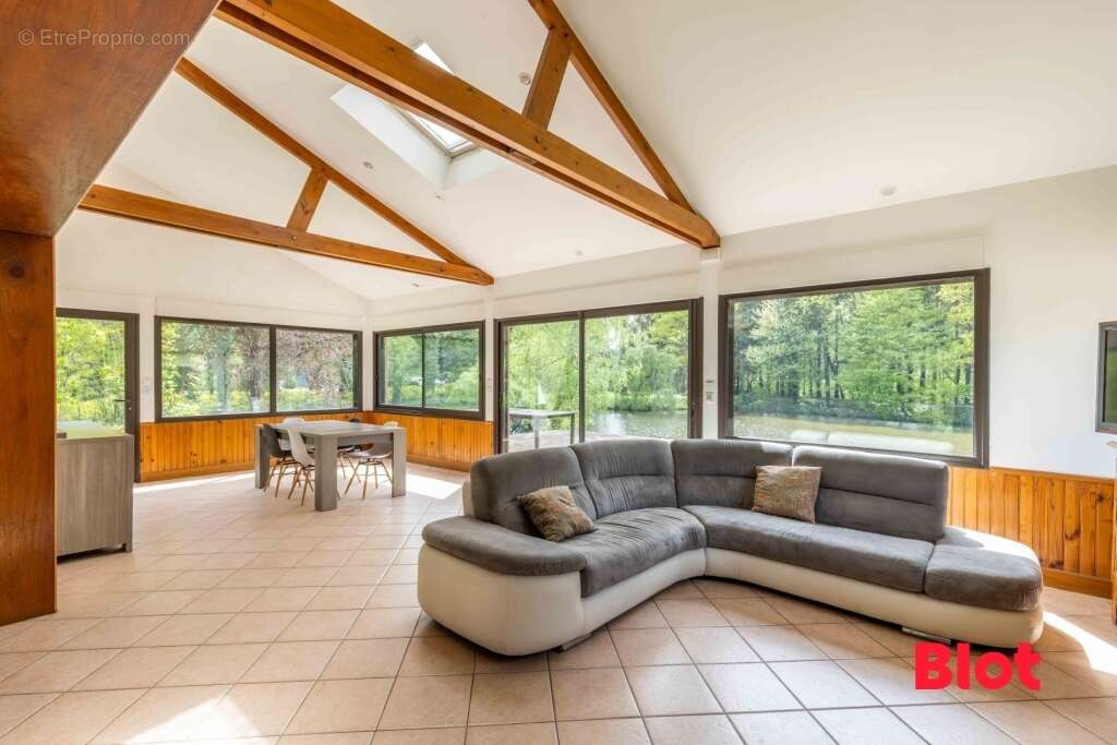 Maison à SAINT-MEDARD-SUR-ILLE