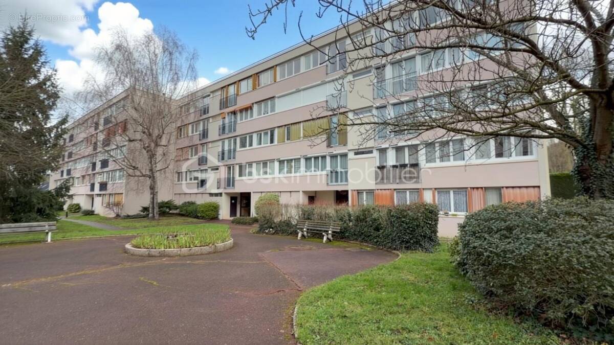 Appartement à JOUY-EN-JOSAS