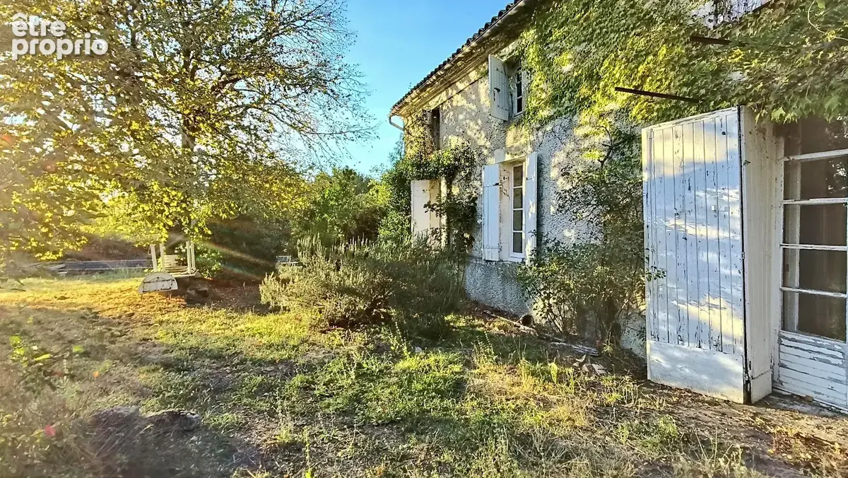 Demeure de caractère en pierre de 1840   254,60 m2   Parc arboré de 4 218 m2   Piscine 14 × 5 m - photo 2