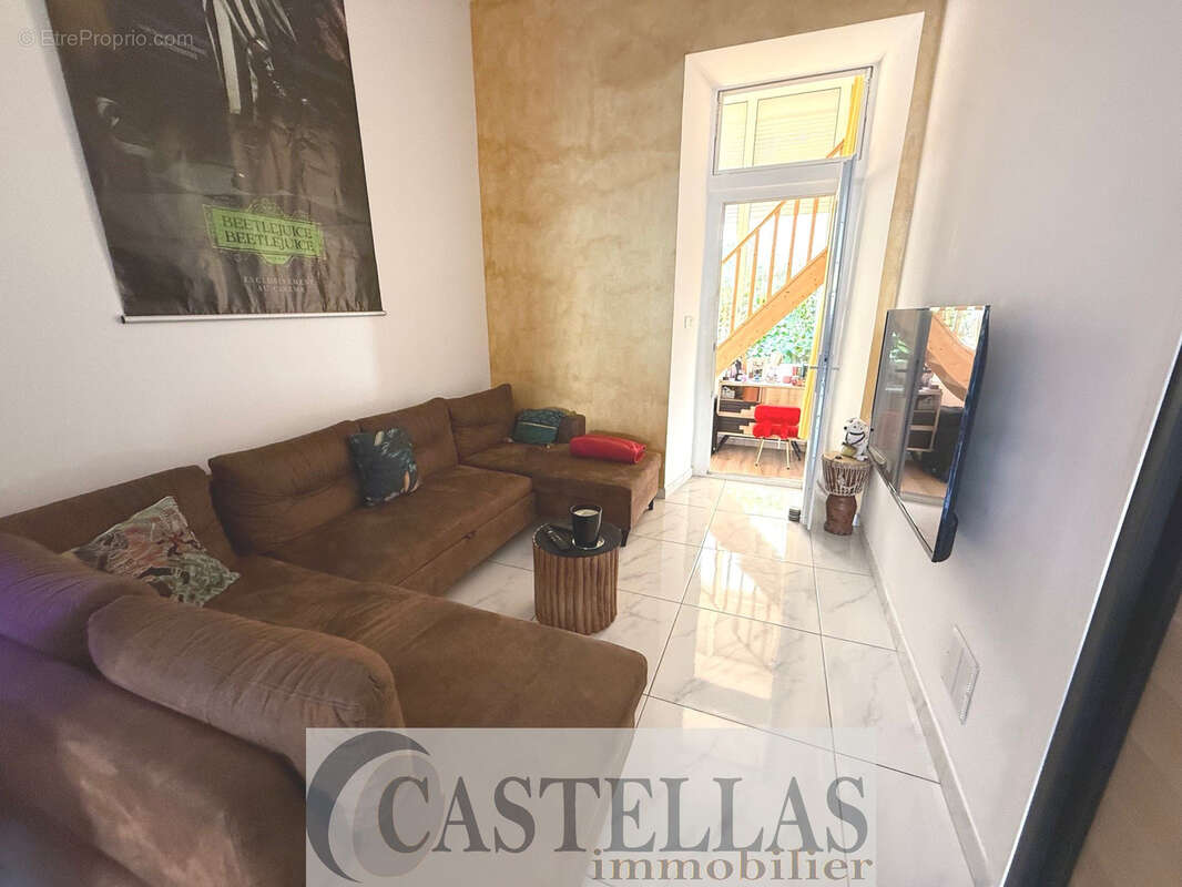 Appartement à ROQUEFORT-LA-BEDOULE