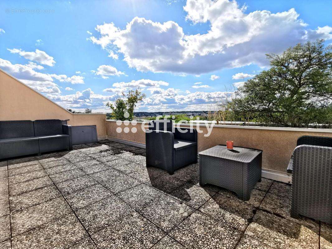 Appartement à TORCY