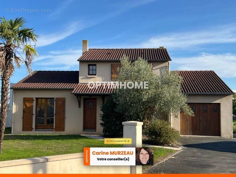 Maison à SAINT-CHRISTOPHE-DU-BOIS