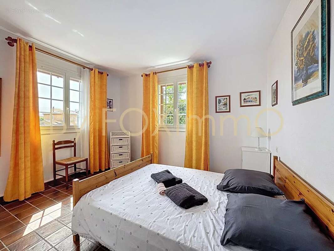 Antibes centre, au calme, maison 4 chambres , jardin, grand garage , parking privatif, expo sud - photo 9