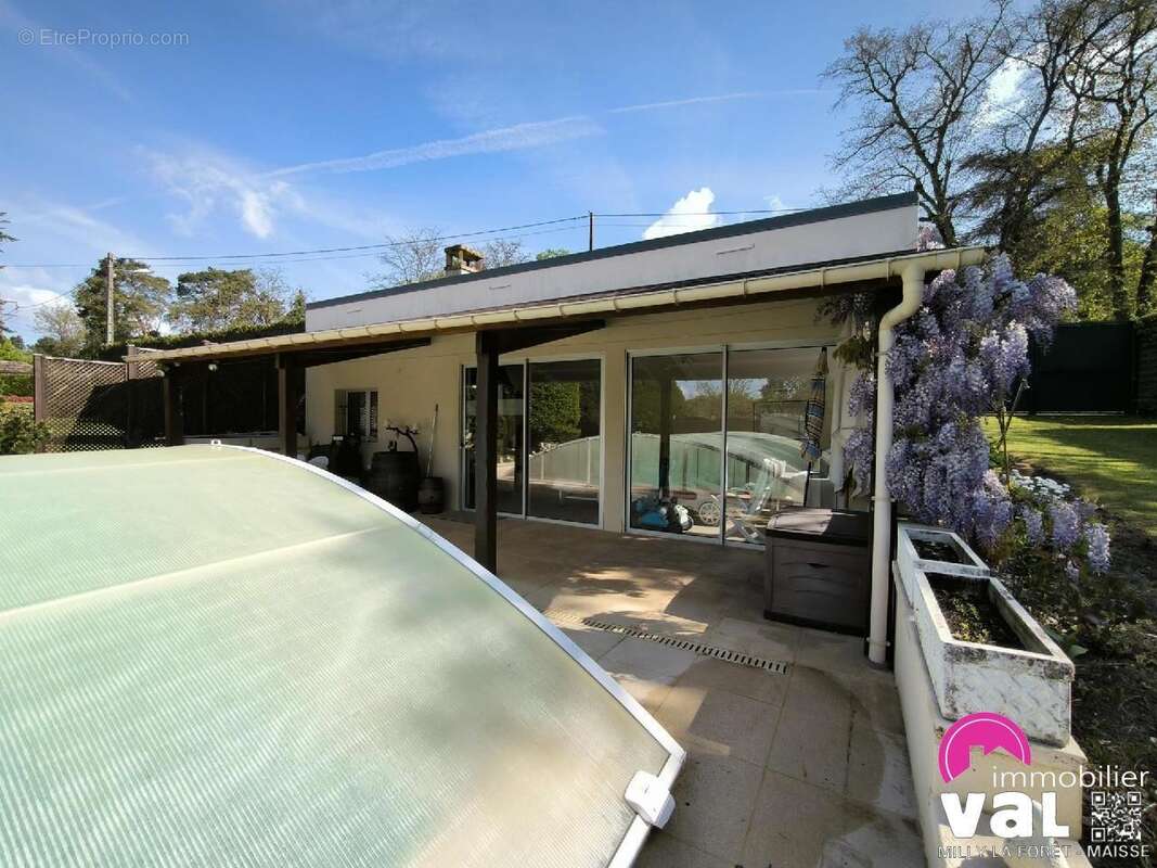 Maison 203 m² à Le Vaudoue  - photo 14