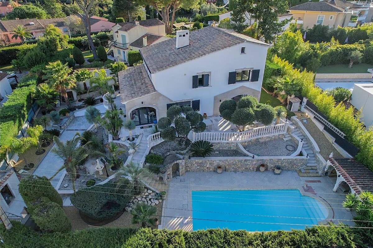 Maison à MANDELIEU-LA-NAPOULE