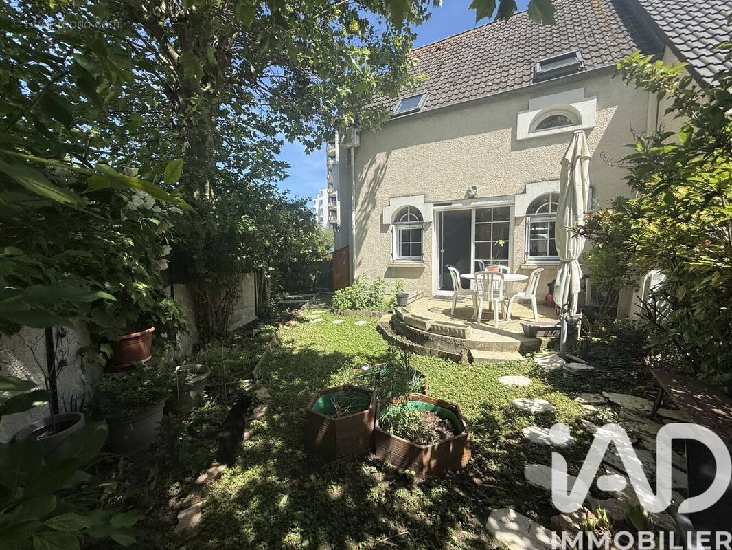 Photo 1 - Maison à LE MEE-SUR-SEINE