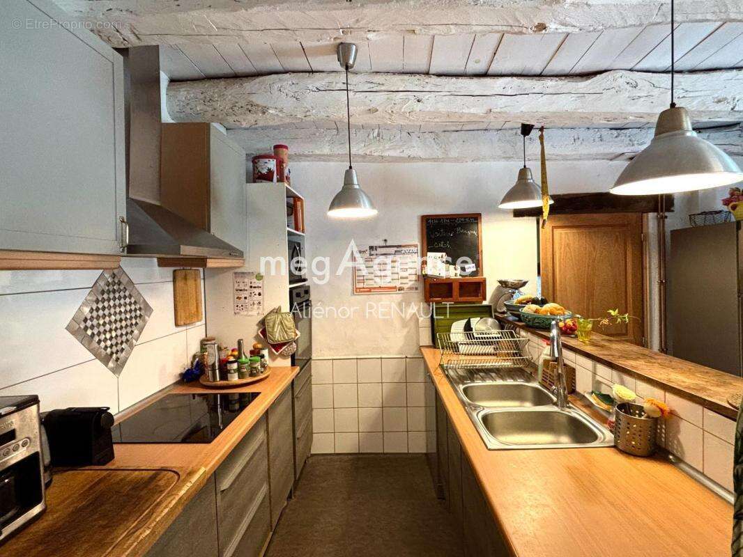 Maison en pierre avec piscine, gîte et dépendances - 203 m2 - photo 7