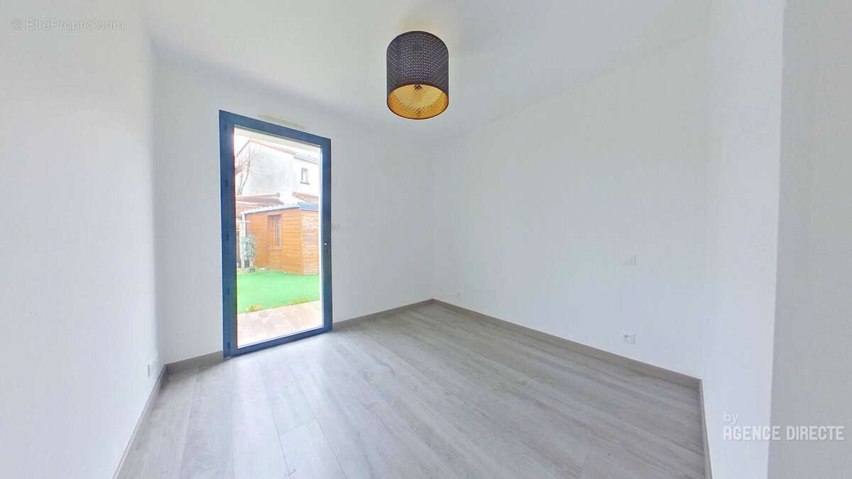 Maison à SAINT-SEBASTIEN-SUR-LOIRE