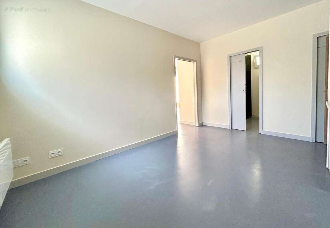   - Maison à ANGERS