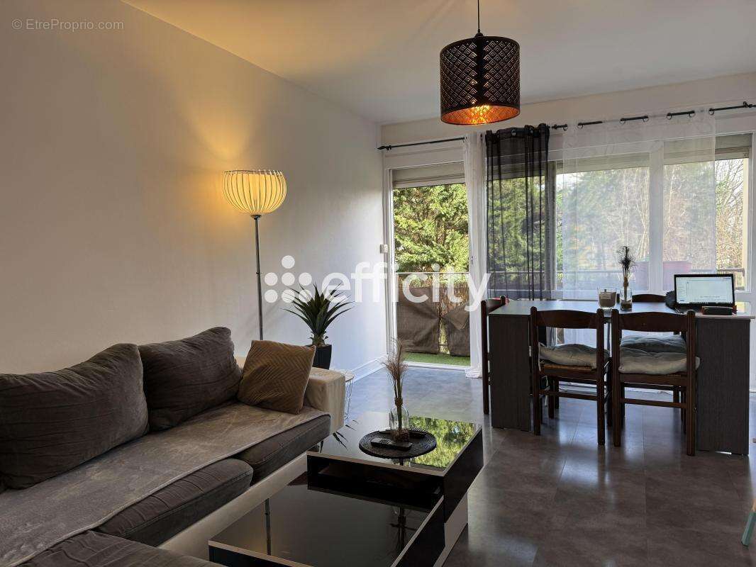 Appartement à SAINT-MICHEL-SUR-ORGE