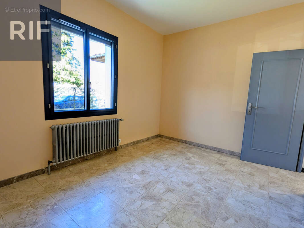 Maison à LA TOUR-DU-PIN