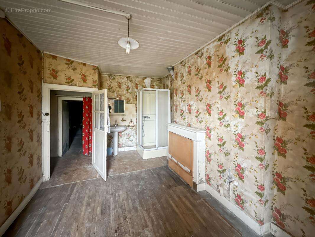 Maison à CHAMPAGNAC-DE-BELAIR