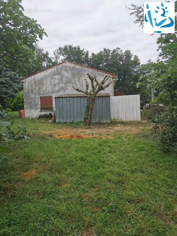 Maison à COMBEROUGER