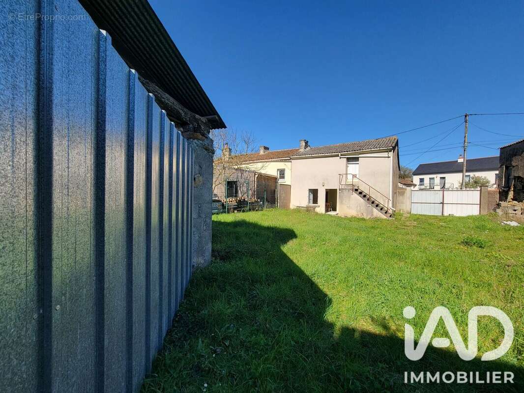 Maison 37 m² à Doue-La-Fontaine  - photo 5