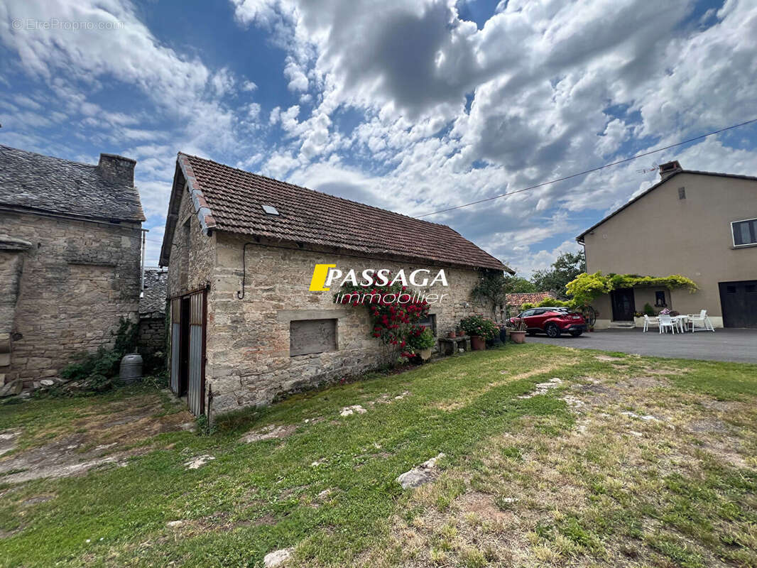 A VENDRE - Maison d'habitation avec dépendances - PALMAS D'AVEYRON - photo 2