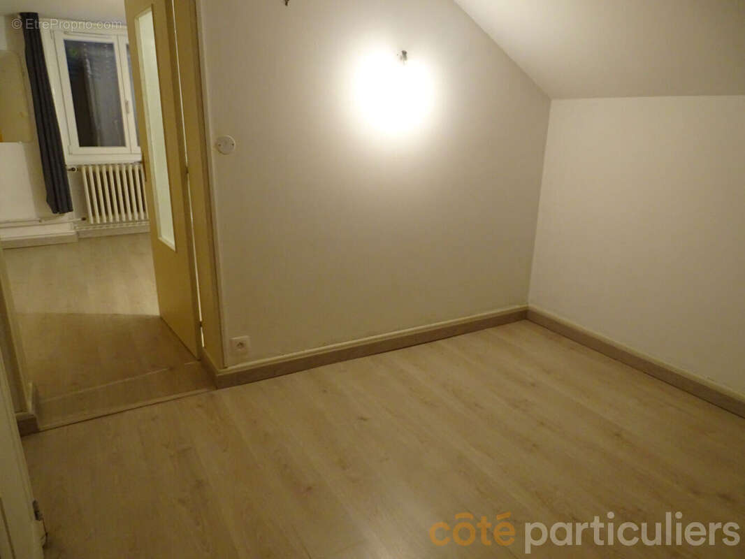 Maison à CHEZAL-BENOIT