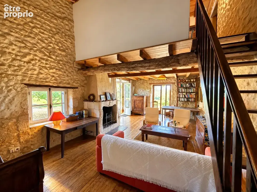 Belle maison en pierre avec piscine et vue imprenable - photo 3