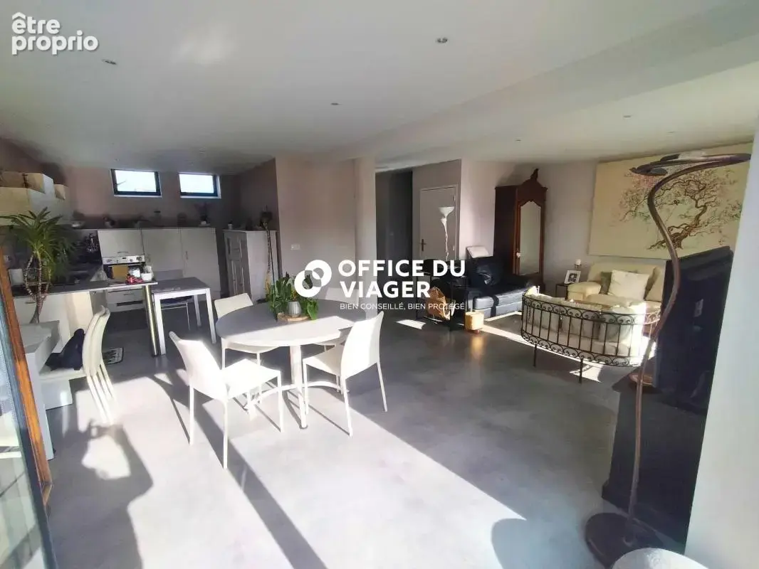 Appartement- 4 pièces - 109,28 m² - photo 2