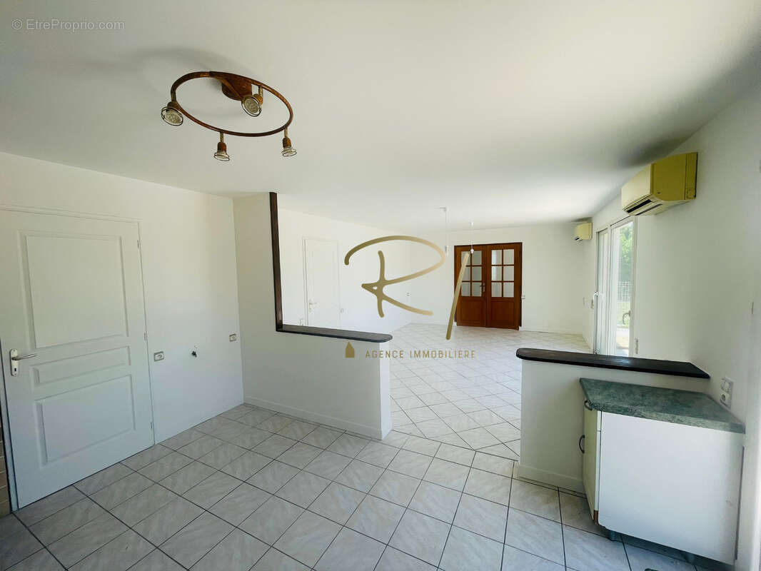 Maison de plain pied centre ville Ruoms - photo 5