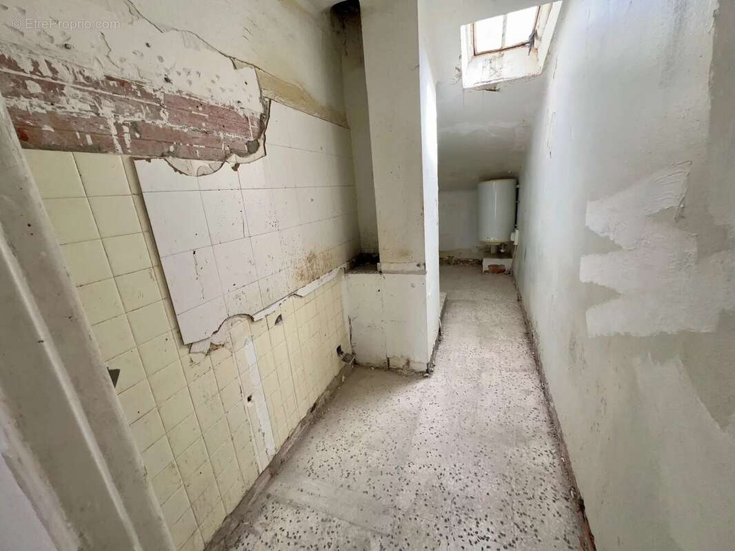 Appartement F3, 4 ieme et dernier étage, a rénover - photo 6