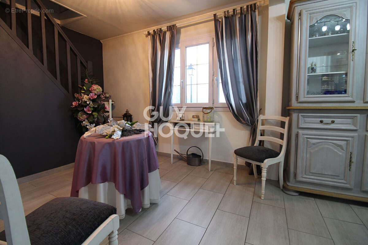 Maison à CHAMPDEUIL