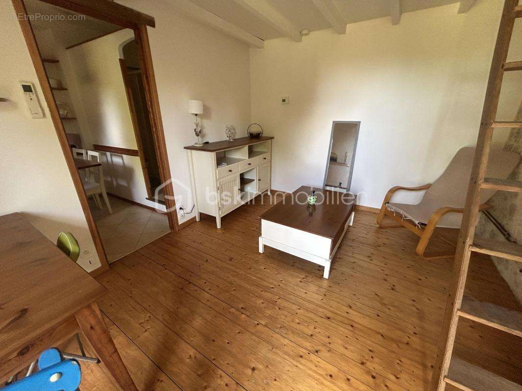 Grande maison en pierres-4 chambres- garage terrain -studio attenant - photo 7