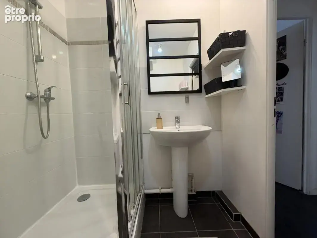 Stains - beau duplex - 3 pieces de 60m² - au 1er et dernier - photo 19