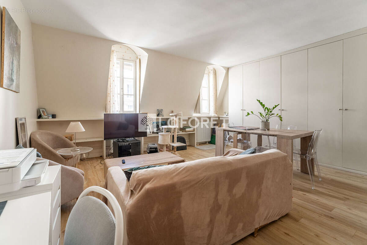 Localisation ideale - dernier etage - bel immeuble - photo 2