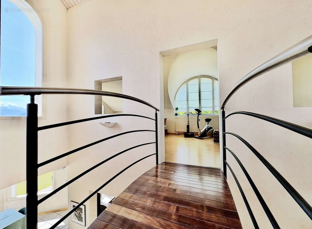 Maison à PERS-JUSSY