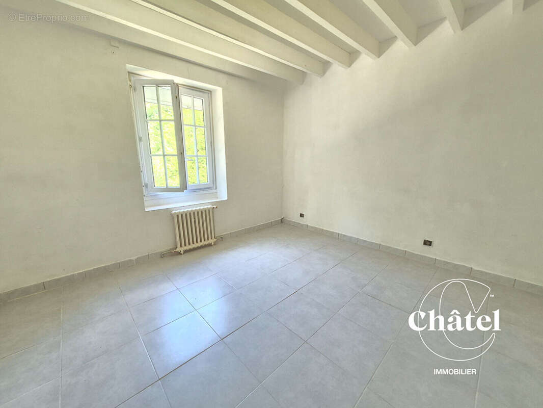 Maison à CIRES-LES-MELLO