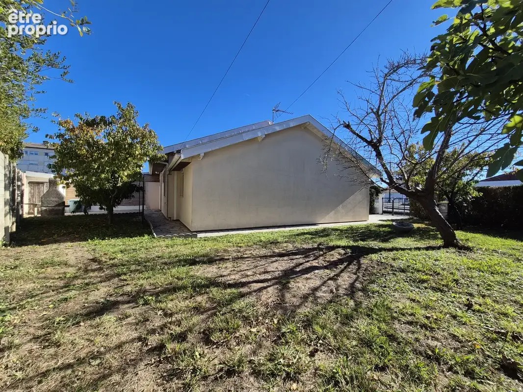 Maison de plain pied avec Jardin et 2 garages - photo 4