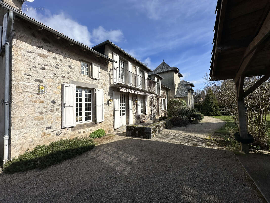 Maison à ARPAJON-SUR-CERE