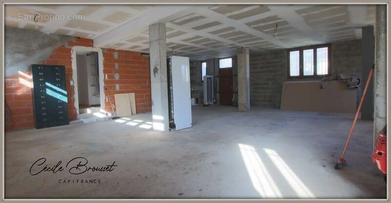 Villa 4 faces à vendre sur 1425 m2 de terrain avec garage et studio indépendant à REYNES (66) - photo 14